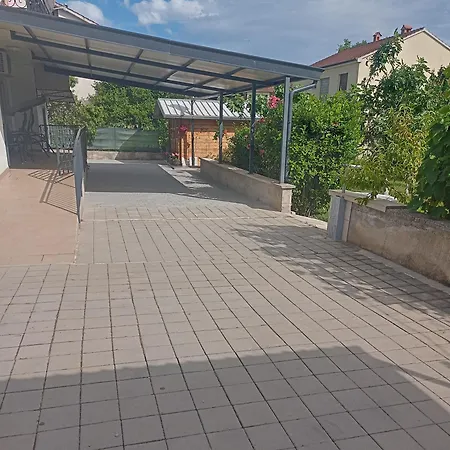 Oto Apartman *